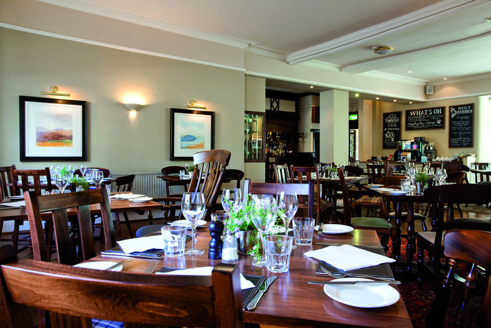 The Golden Lion At Settle Hotel Bagian luar foto