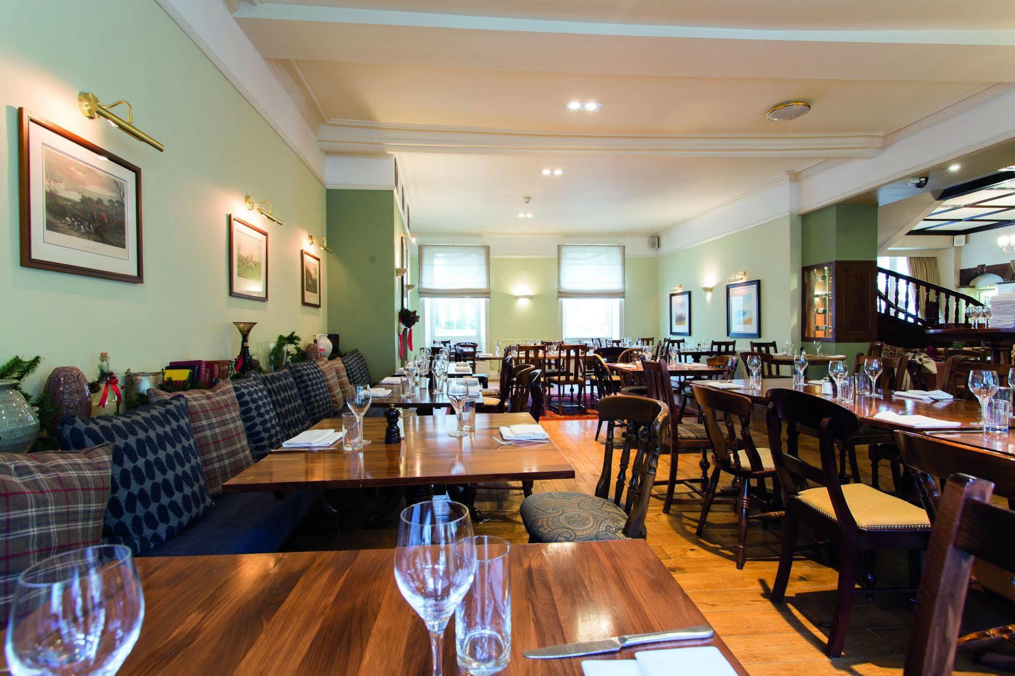 The Golden Lion At Settle Hotel Bagian luar foto