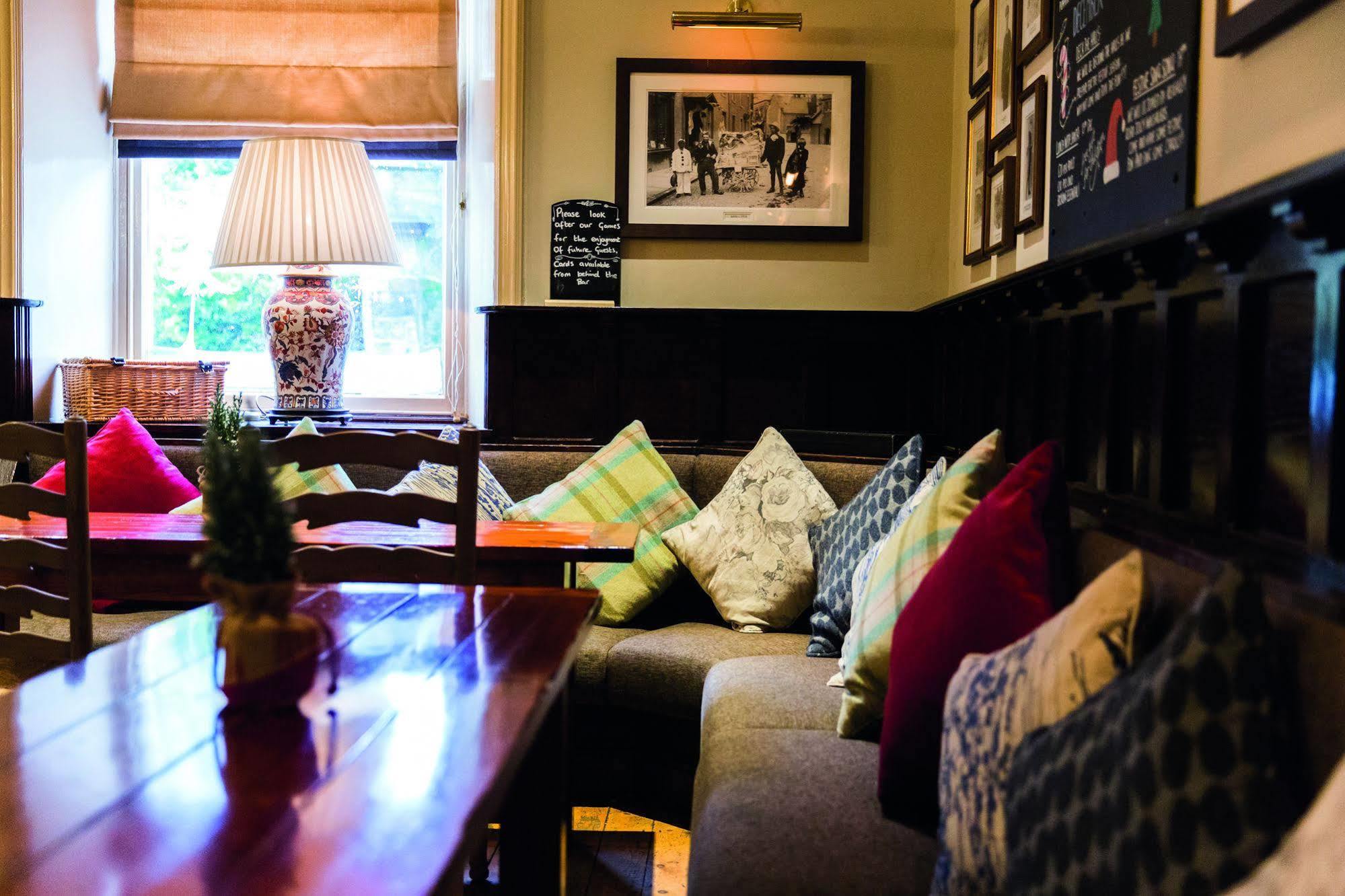 The Golden Lion At Settle Hotel Bagian luar foto